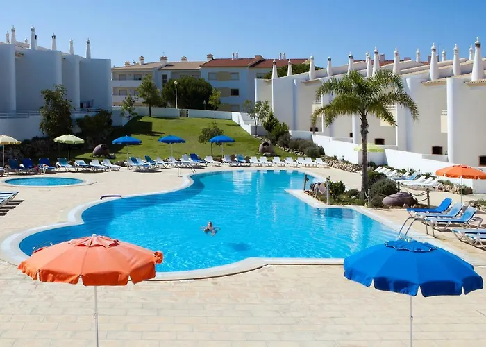 A Ramos: Beachfront With Pool And Modern Amenities * Albufeira