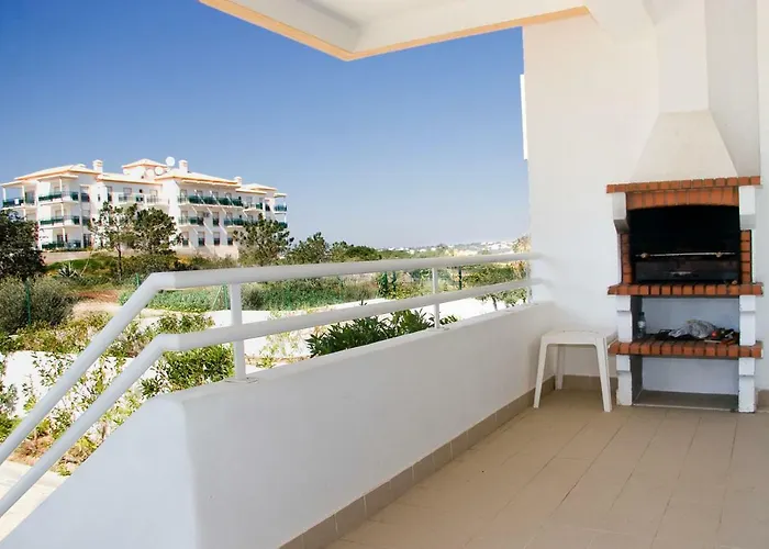 A Ramos: Beachfront With Pool And Modern Amenities Apartment *