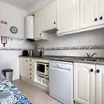 Os A Ramos Na Da Gale Estao Inserido Em Com Piscina, Fica Apenas A 350 Metros Da Da Gale - Com Ar Condicionado Tanto Nos Quartos Na Sala, Smart Tv Com Prime Video E Cozinha Completa