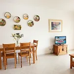 Os A Ramos Na Da Gale Estao Inserido Em Com Piscina, Fica Apenas A 350 Metros Da Da Gale - Com Ar Condicionado Tanto Nos Quartos Na Sala, Smart Tv Com Prime Video E Cozinha Completa Apartment *