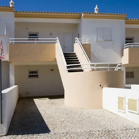 Apartament Os A Ramos Na Da Gale Estao Inserido Em Com Piscina, Fica Apenas A 350 Metros Da Da Gale - Com Ar Condicionado Tanto Nos Quartos Na Sala, Smart Tv Com Prime Video E Cozinha Completa Albufeira