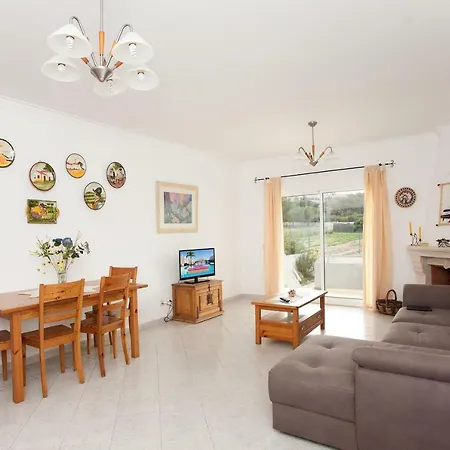 Os A Ramos Na Da Gale Estao Inserido Em Com Piscina, Fica Apenas A 350 Metros Da Da Gale - Com Ar Condicionado Tanto Nos Quartos Na Sala, Smart Tv Com Prime Video E Cozinha Completa Apartment Albufeira