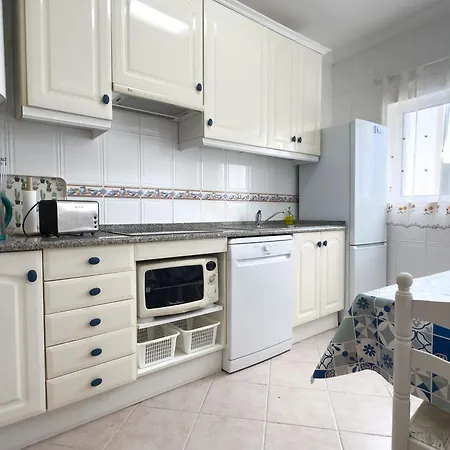 Os A Ramos Na Da Gale Estao Inserido Em Com Piscina, Fica Apenas A 350 Metros Da Da Gale - Com Ar Condicionado Tanto Nos Quartos Na Sala, Smart Tv Com Prime Video E Cozinha Completa Appartement