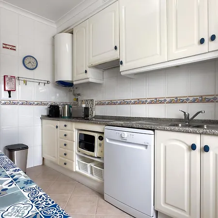 Os A Ramos Na Da Gale Estao Inserido Em Com Piscina, Fica Apenas A 350 Metros Da Da Gale - Com Ar Condicionado Tanto Nos Quartos Na Sala, Smart Tv Com Prime Video E Cozinha Completa