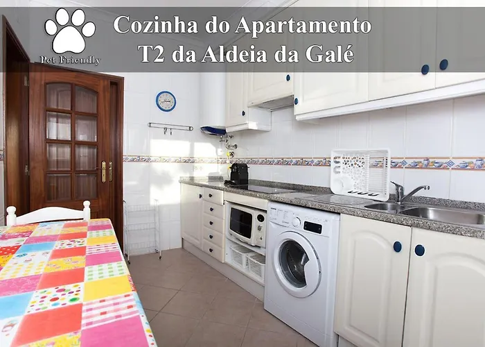 Os A Ramos Na Da Galé Estão Inserido Em Com Piscina, Fica Apenas A 350 Metros Da Da Galé - Com Ar Condicionado Tanto Nos Quartos Na Sala, Smart Tv Com Prime Vídeo E Cozinha Completa Apartamento