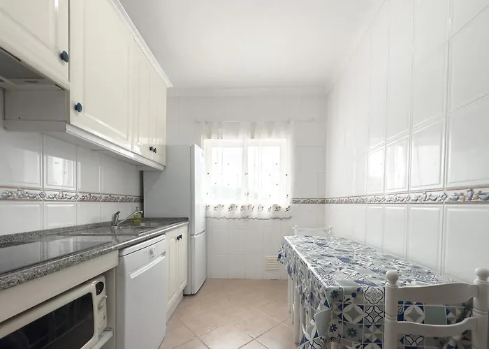 Apartamento Os A Ramos Na Da Galé Estão Inserido Em Com Piscina, Fica Apenas A 350 Metros Da Da Galé - Com Ar Condicionado Tanto Nos Quartos Na Sala, Smart Tv Com Prime Vídeo E Cozinha Completa Albufeira