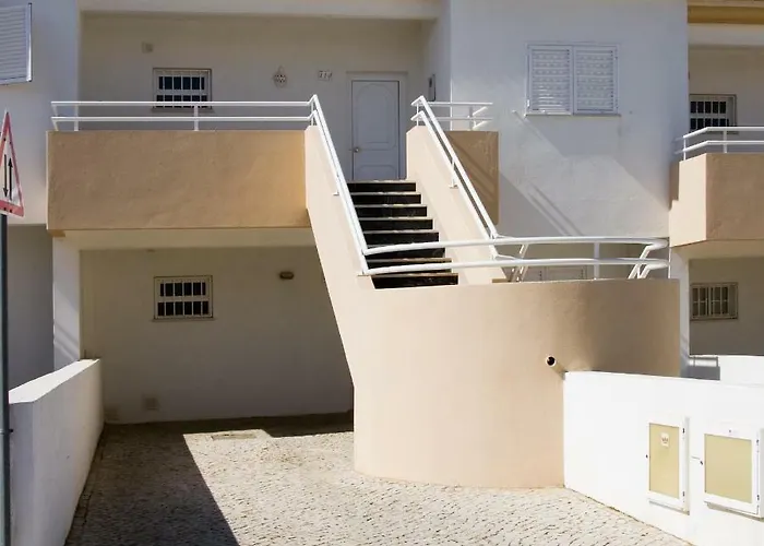 Apartamento Os A Ramos Na Da Galé Estão Inserido Em Com Piscina, Fica Apenas A 350 Metros Da Da Galé - Com Ar Condicionado Tanto Nos Quartos Na Sala, Smart Tv Com Prime Vídeo E Cozinha Completa Albufeira