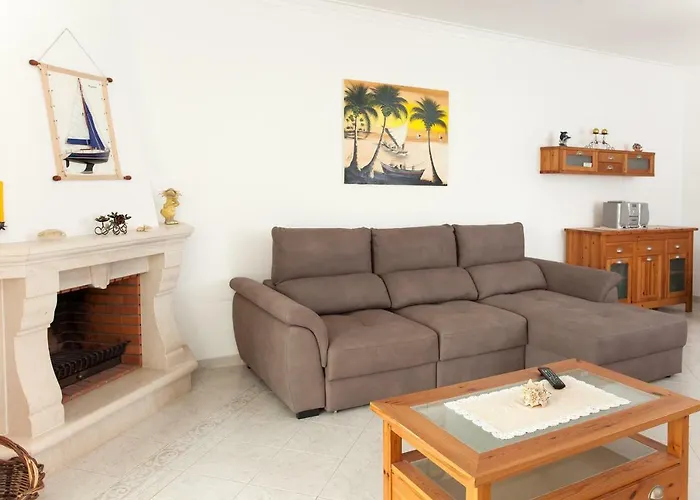 Apartamento Os A Ramos Na Da Galé Estão Inserido Em Com Piscina, Fica Apenas A 350 Metros Da Da Galé - Com Ar Condicionado Tanto Nos Quartos Na Sala, Smart Tv Com Prime Vídeo E Cozinha Completa
